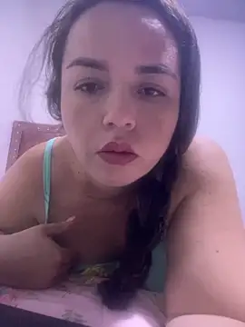 Snapshot of francy20 chatting on 10/16/25, 03:18 francy20 online show from 10/16/25, 03:18