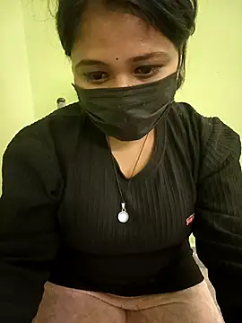 Snapshot of KEEP879_346 chatting on 11/26/25, 05:25 KEEP879 346 online show from 11/26/25, 05:25