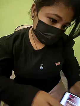 Snapshot of KEEP879_346 chatting on 11/27/25, 05:42 KEEP879 346 online show from 11/27/25, 05:42