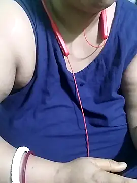 Snapshot of Lizza_boudi chatting on 02/19/25, 08:52 Lizza boudi online show from 02/19/25, 08:52