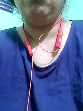 Snapshot of Lizza_boudi chatting on 02/21/25, 12:05 Lizza boudi online show from 02/21/25, 12:05