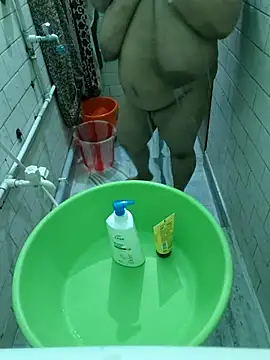 Snapshot of Lizza_boudi chatting on 09/11/25, 04:23 Lizza boudi online show from 09/11/25, 04:23