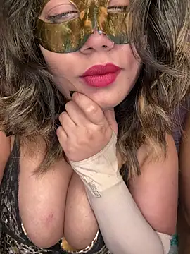 Snapshot of WifyHubby_38 chatting on 02/19/25, 05:49 WifyHubby 38 online show from 02/19/25, 05:49