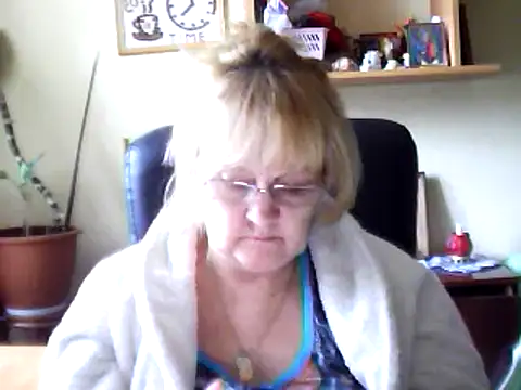 Snapshot of Violet5364 chatting on 03/03/25, 01:09 Violet5364 online show from 03/03/25, 01:09