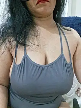 Snapshot of Jassi_Does chatting on 06/26/26, 09:30 Jassi Does online show from 06/26/26, 09:30