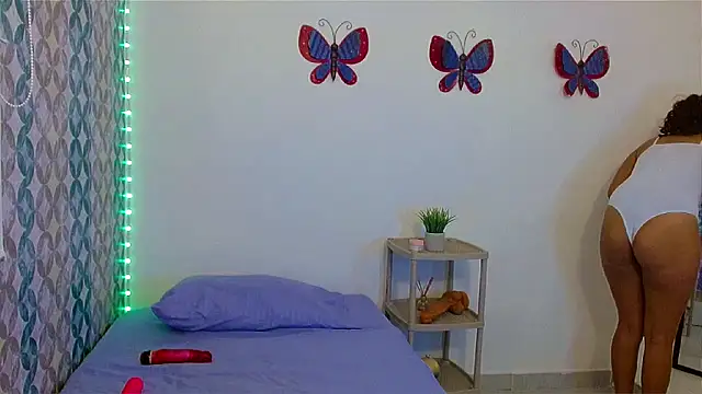 Emilybateee online show from 02/27/25, 05:47