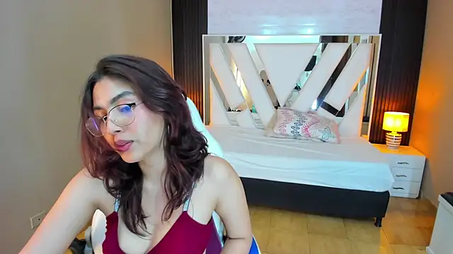 Snapshot of Cristin_Petite chatting on 02/12/25, 12:16 Cristin Petite online show from 02/12/25, 12:16
