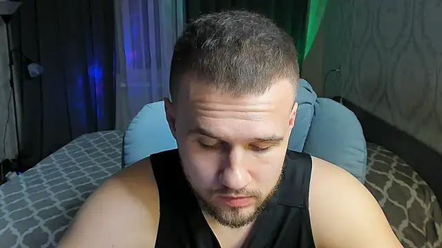 Snapshot of Vladik_b chatting on 03/01/25, 07:26 Vladik b online show from 03/01/25, 07:26