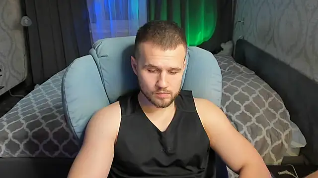 Snapshot of Vladik_b chatting on 03/07/25, 05:28 Vladik b online show from 03/07/25, 05:28