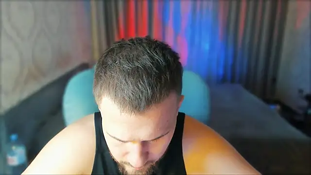 Snapshot of Vladik_b chatting on 02/10/26, 06:12 Vladik b online show from 02/10/26, 06:12