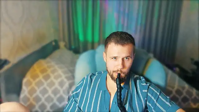 Snapshot of Vladik_b chatting on 02/26/26, 06:07 Vladik b online show from 02/26/26, 06:07