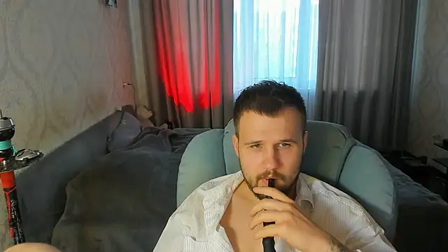 Snapshot of Vladik_b chatting on 05/26/26, 05:31 Vladik b online show from 05/26/26, 05:31