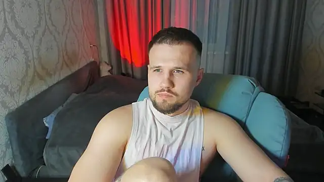 Snapshot of Vladik_b chatting on 05/28/26, 06:38 Vladik b online show from 05/28/26, 06:38