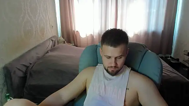 Snapshot of Vladik_b chatting on 06/26/26, 08:52 Vladik b online show from 06/26/26, 08:52