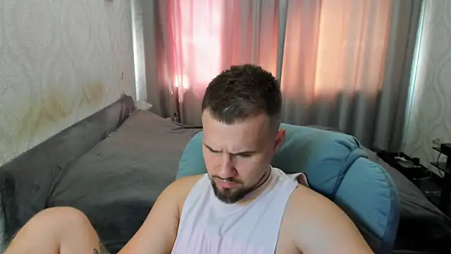 Snapshot of Vladik_b chatting on 07/15/26, 08:41 Vladik b online show from 07/15/26, 08:41
