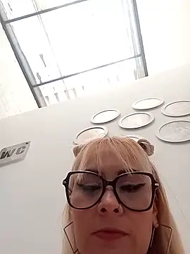 CandieGilson   online show from 05/11/26, 02:45