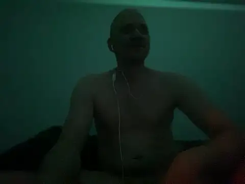 Krzysiekg123 online show from 02/19/25, 09:58