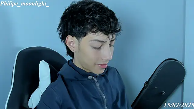 philipe moonlight  online show from 02/15/25, 08:44