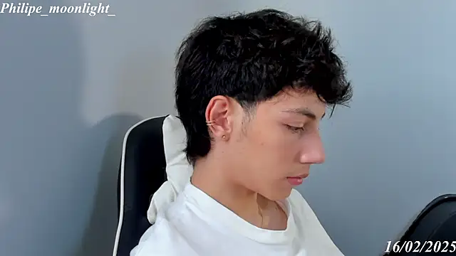 philipe moonlight  online show from 02/16/25, 08:33