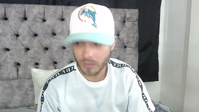 aczino vel online show from 02/12/25, 04:44