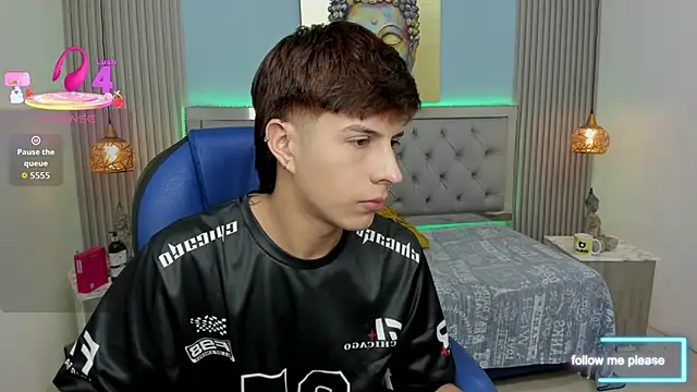 Estiv18  online show from 12/01/25, 01:54