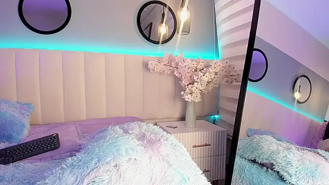 alice lodge online show from 09/20/25, 03:18