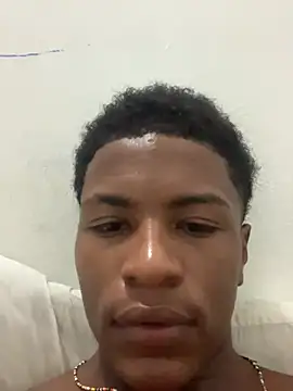 Snapshot of Bichorro chatting on 10/10/25, 02:05 Bichorro online show from 10/10/25, 02:05