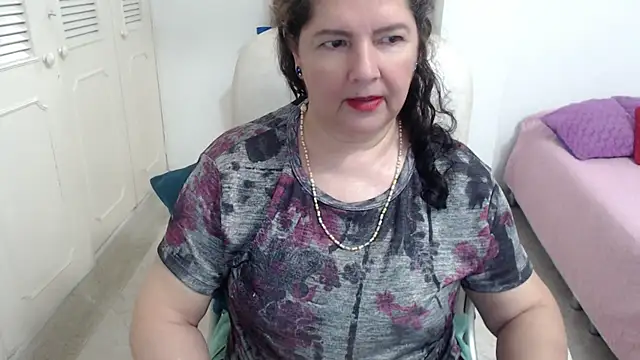 Snapshot of leonela_69 chatting on 04/28/26, 02:27 leonela 69 online show from 04/28/26, 02:27