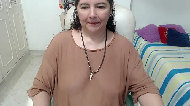 Snapshot of leonela_69 chatting on 05/22/26, 01:35 leonela 69 online show from 05/22/26, 01:35
