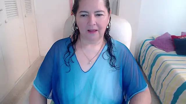 Snapshot of leonela_69 chatting on 05/22/26, 08:58 leonela 69 online show from 05/22/26, 08:58