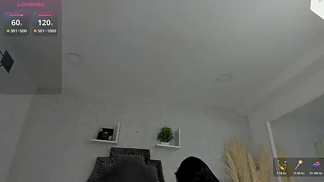 EmiliaRose  online show from 12/04/25, 09:01