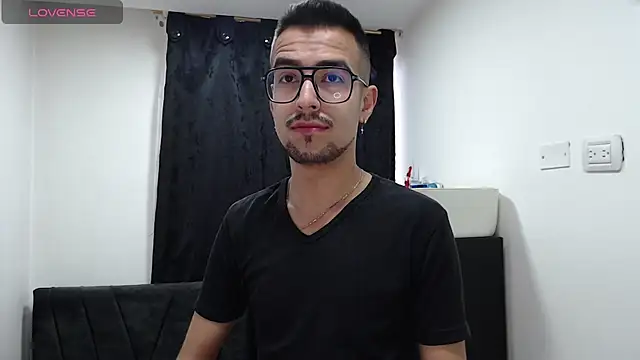 Snapshot of Demian_val chatting on 02/19/26, 12:01 Demian val online show from 02/19/26, 12:01