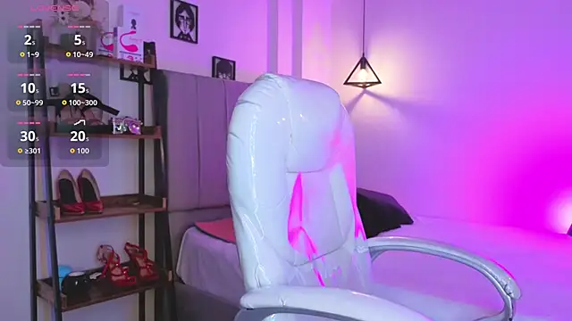 Miller Vanessa  online show from 10/07/25, 08:39