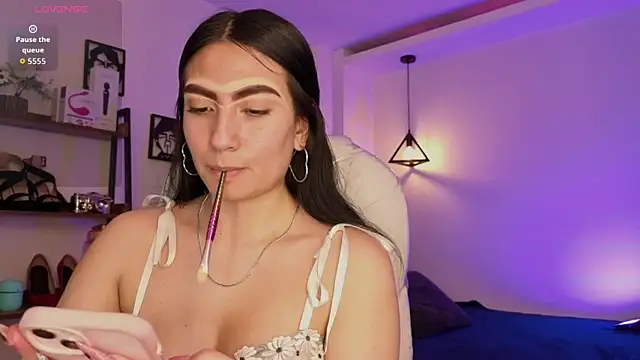 Miller Vanessa  online show from 10/25/25, 08:36