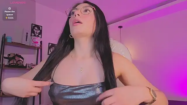 Miller Vanessa  online show from 12/02/25, 08:37