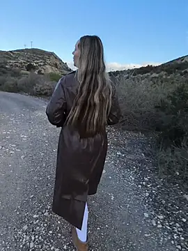 Mona Plus online show from 11/08/25, 07:41