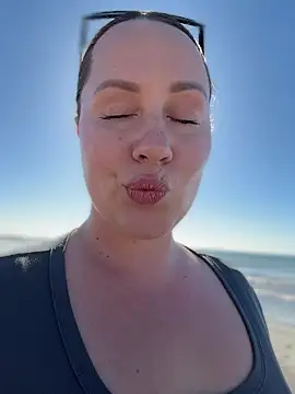 Mona Plus online show from 04/01/26, 08:26