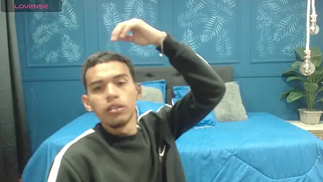 rebeka kenye online show from 12/05/25, 07:43