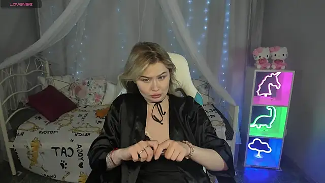 Snapshot of MargoBryan chatting on 03/04/25, 09:11 MargoBryan online show from 03/04/25, 09:11