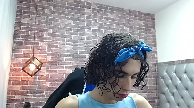 Snapshot of andrea_ocasio chatting on 02/15/25, 01:27 andrea ocasio online show from 02/15/25, 01:27