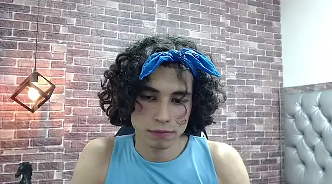 Snapshot of andrea_ocasio chatting on 02/15/25, 04:34 andrea ocasio online show from 02/15/25, 04:34