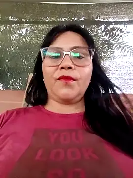 Snapshot of promiscuous-indecent-momm chatting on 04/29/26, 01:59 promiscuous-indecent-momm online show from 04/29/26, 01:59