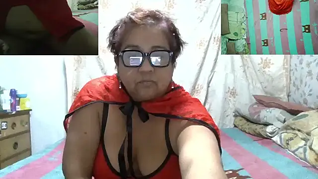 Snapshot of erinadarling79 chatting on 05/17/26, 03:15 erinadarling79 online show from 05/17/26, 03:15