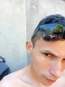 Snapshot of Isak_Millan chatting on 10/05/25, 08:51 Isak Millan online show from 10/05/25, 08:51