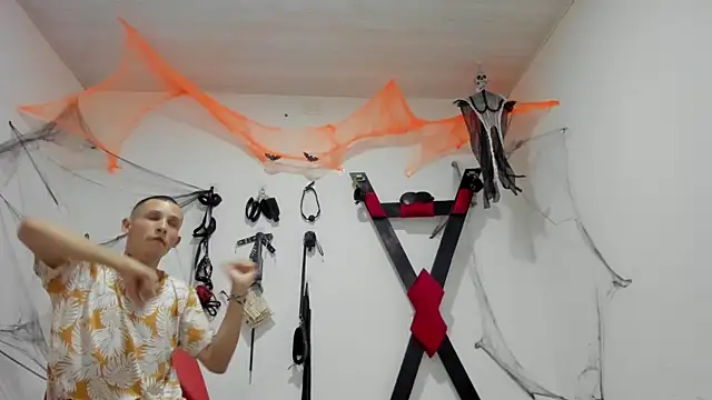 Snapshot of Isak_Millan chatting on 11/01/25, 10:23 Isak Millan online show from 11/01/25, 10:23