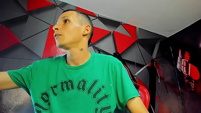 Snapshot of Isak_Millan chatting on 11/09/25, 10:52 Isak Millan online show from 11/09/25, 10:52