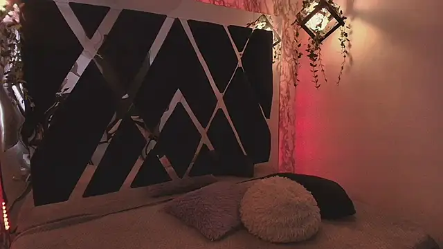 charlotte bluee online show from 09/30/25, 06:46