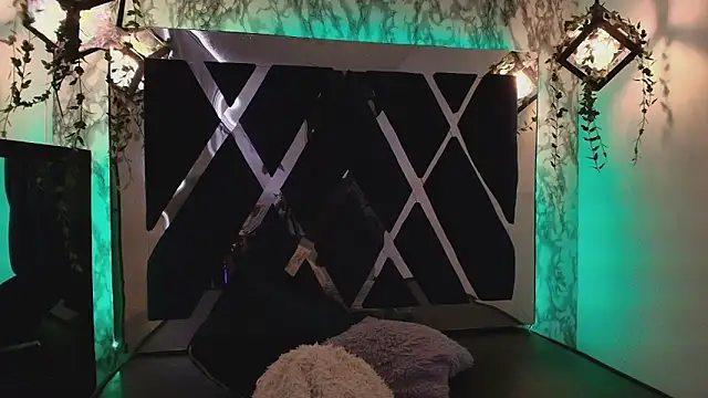 charlotte bluee online show from 10/02/25, 06:59