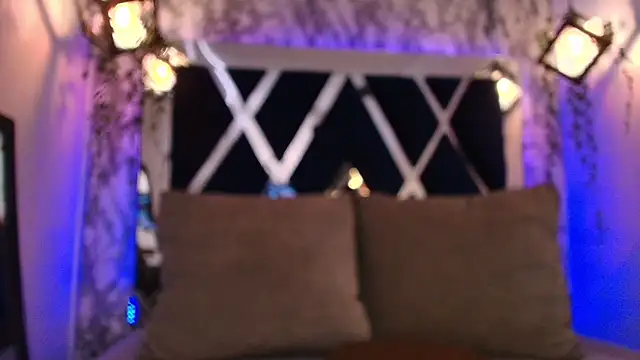 charlotte bluee online show from 01/14/26, 06:35