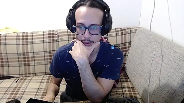 Snapshot of cholitohermoso chatting on 06/20/26, 02:31 cholitohermoso online show from 06/20/26, 02:31